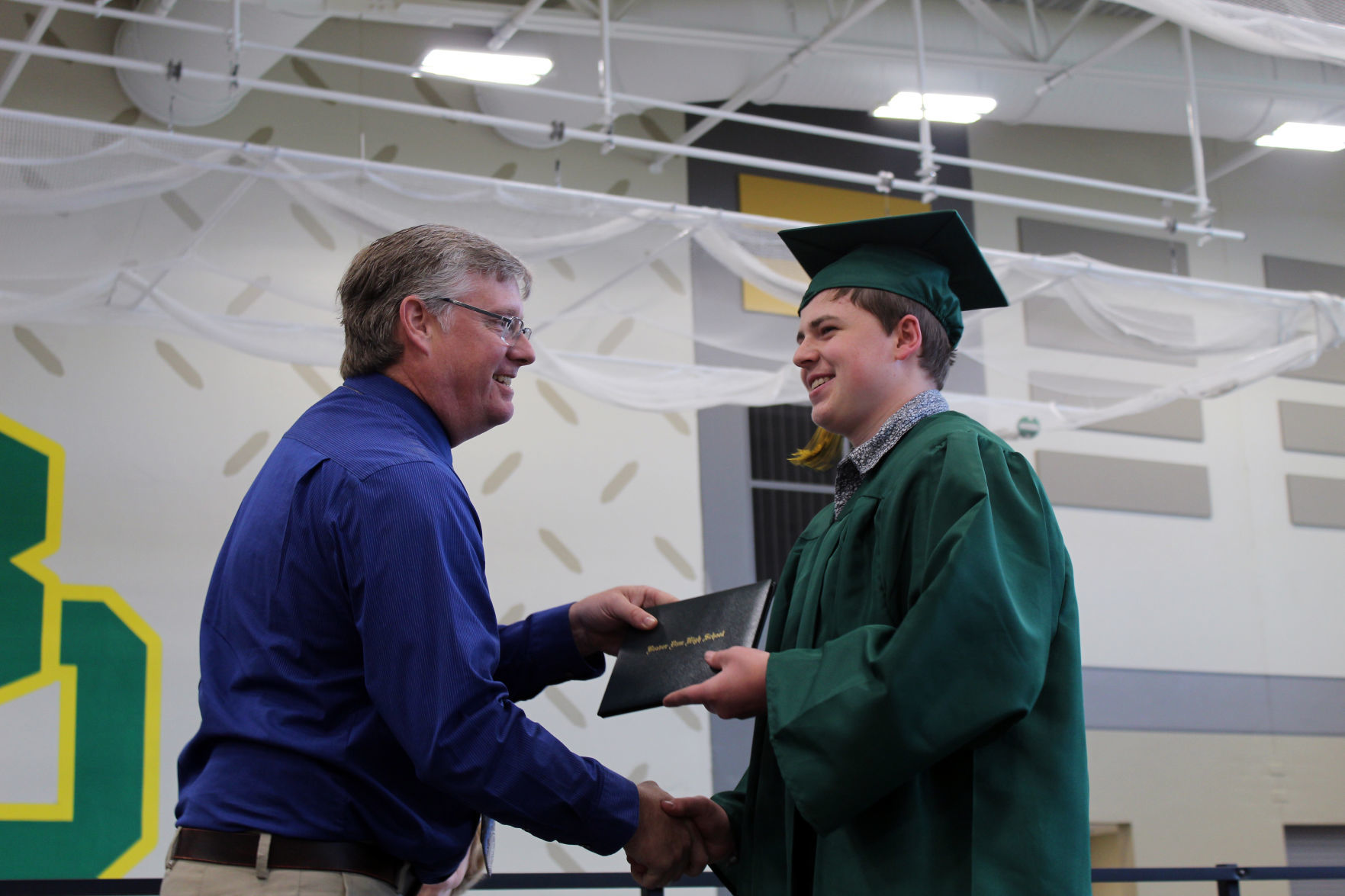 060219-ctzn-news-bd-grad079.jpg